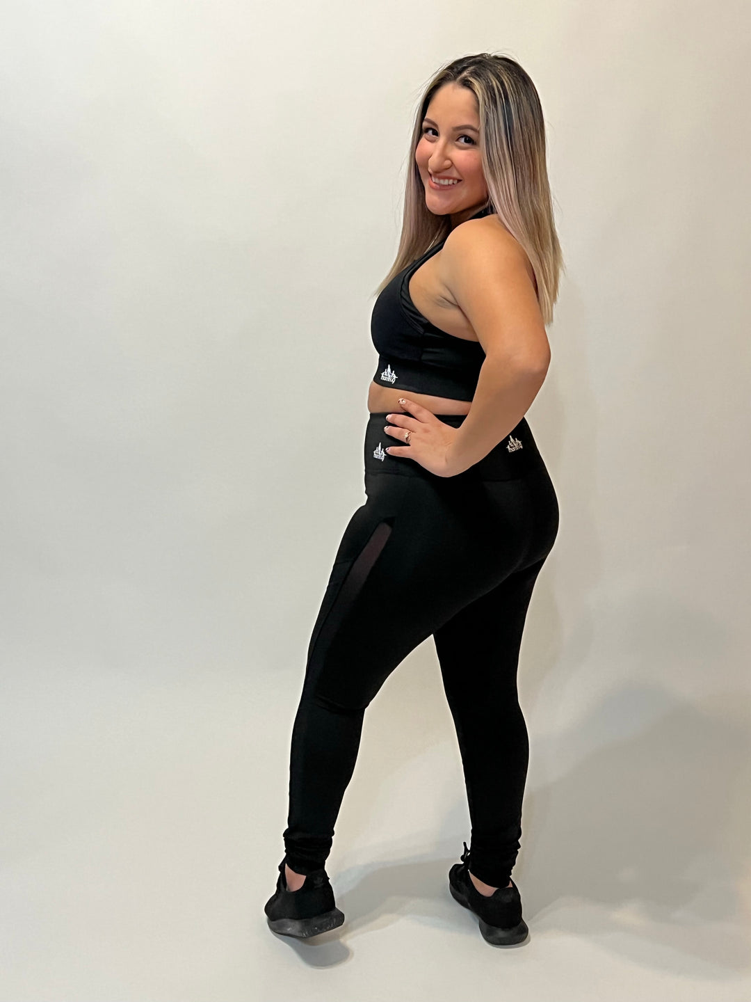 Ladies plain black leggings with mesh panels with logo - E.L. Fitness